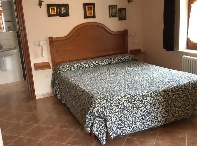 Oda ve Kahvaltı El Urogallo En El Valle De Cabuerniga *